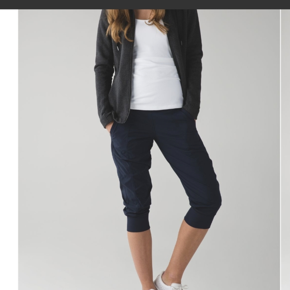 Lululemon In Flux Crop Inkwell - Picture 4 of 12